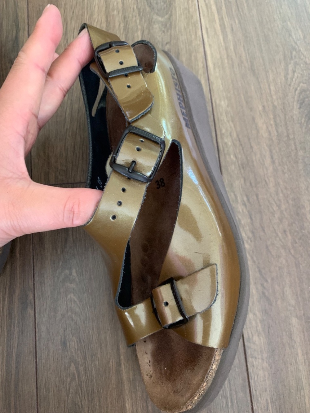Mephisto Sandal size 38 Patent Leather Ankle Strap Wedge Comfy - Picture 9 of 9